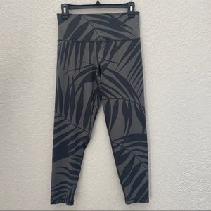 AERIE Chill Play Move Palm Leaf Gray Leggings